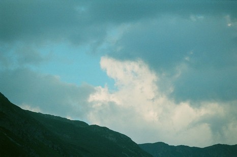 Heuschnitter unter Wolken - Foto 103